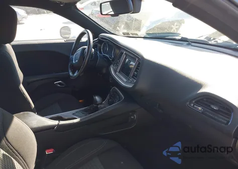 2022 Dodge Challenger Sxt Awd z USA, uszkodzony, nr VIN 2C3CDZGG6NH185879